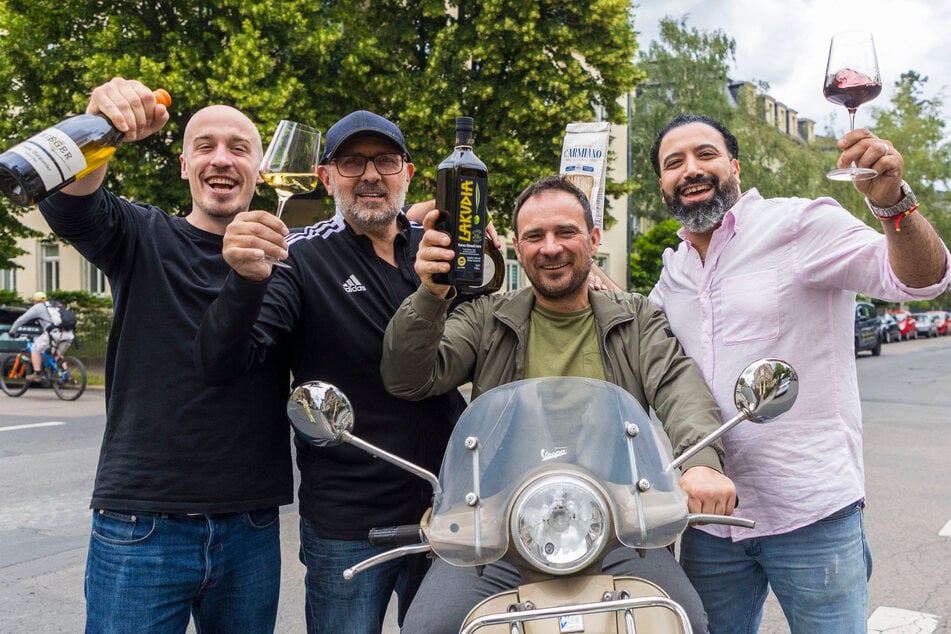 Patrick Nitsche (31), Herbert Schmidt (62), Daniel Fischer (53) und Aimad el Koutili (43) freuen sich auf den "Striesener Sommer".