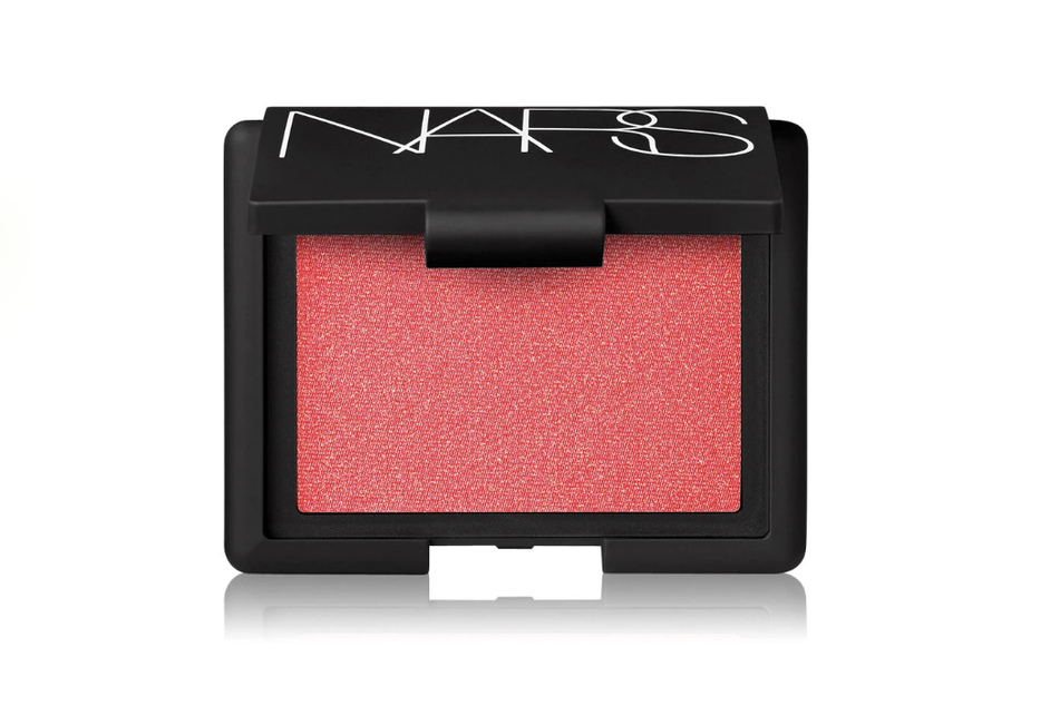 Das "Orgasm"-Rouge von NARS ist eines der beliebtesten Produkte der Stars.