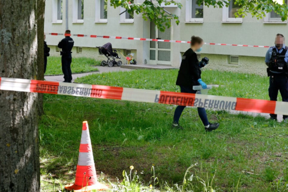Die Spurensicherung stellte am Nachmittag mehrere Beweise sicher.