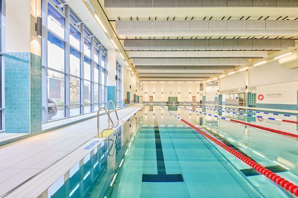 Berlin: Frust für Badefans! An Weihnachten und Silvester bleiben Berlins Schwimmhallen zu