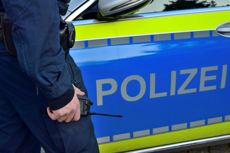 In Möckern haben sich drei Männer bei einer Autobegutachtung gegenseitig angegriffen und verletzt. (Symbolbild)