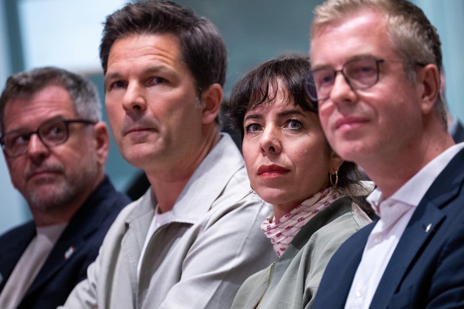 Die Spitzenkandidaten eng beieinander: Werner Graf (46, Grüne, v.l.n.r.), Steffen Krach (47, SPD), Elif Eralp (45, Linke) und Stefan Evers (46, CDU).