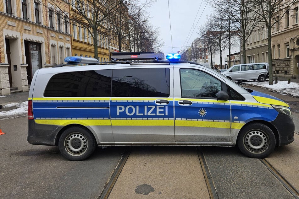 Die Polizei sperrte die Wittenberger Straße, es kam zu Verkehrseinschränkungen.