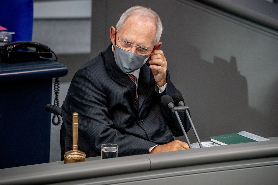 Wolfgang Schäuble hält die Entscheidung, eine Demo wie am vergangenen Wochenende zu genehmigen, während andere im Lockdown ausharren, für "wirklich schwierig".