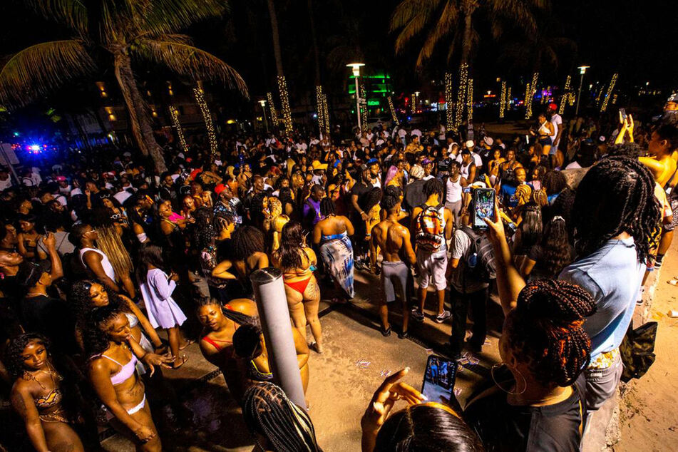 Spring Break crowds in South Beach, Florida, won't have to deal with a curfew this weekend.