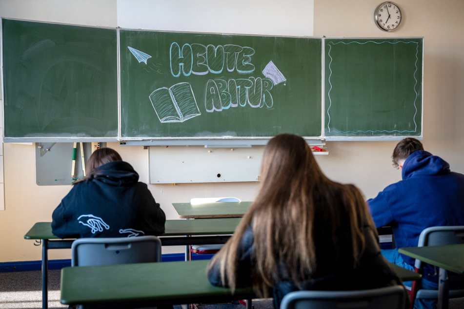 Am Dienstag (18. April) beginnen in Nordrhein-Westfalen für 80.000 Heranwachsende die Abiturprüfungen.