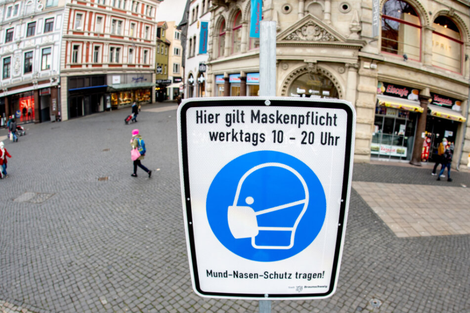 Auf dem Marktplatz in Braunschweig gilt Maskenpflicht.
