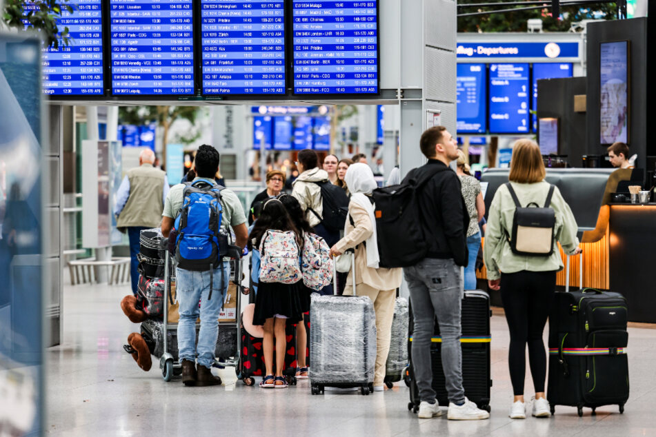 Knapp eine Viertelmillion Passagiere hoben zwischen Freitag und Sonntag in Düsseldorf Richtung Ferien ab.