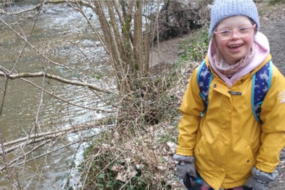 Girl with Down syndrome walks 20 miles to her grandpa for a very special reason
