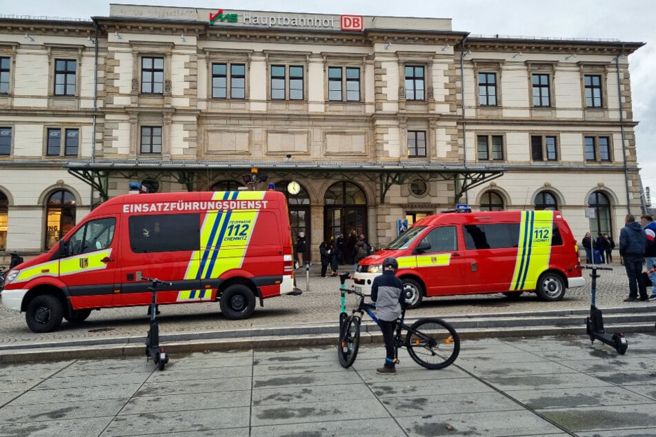 Die Feuerwehr Chemnitz evakuierte den Hauptbahnhof.