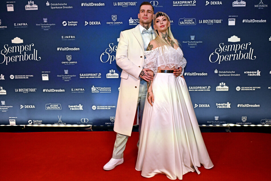 Extravagant: Eric Stehfest (34) und Ehefrau Edith (29) waren das erste Mal beim Opernball dabei.