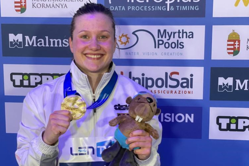 Tina mit der EM-Goldmedaille, ihrer zweiten vom Drei-Meter-Brett nach Rostock 2013.