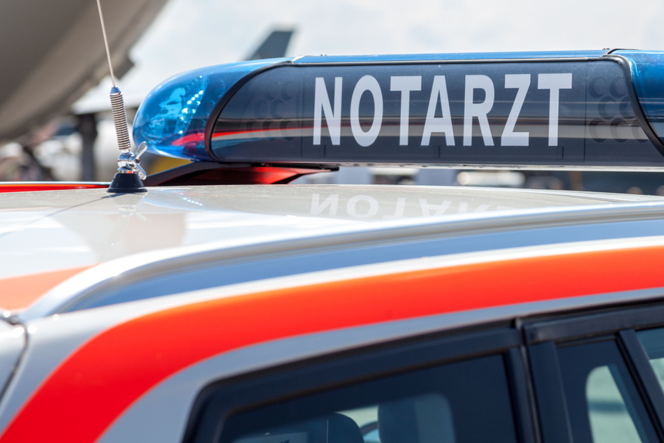 Frontal-Crash bei Köln: Drei Menschen verletzt, darunter ein Kind (7)