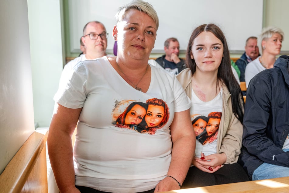 Josefine W. (40, l.) und ihre Tochter Jolina (20) verloren bei dem Unfall ihre Schwester bzw. Tante Celine (†29).