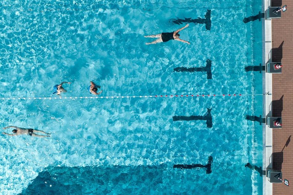 Das Hamburger Schwimmbad Wandsbek schließt für acht Wochen. (Symbolbild)