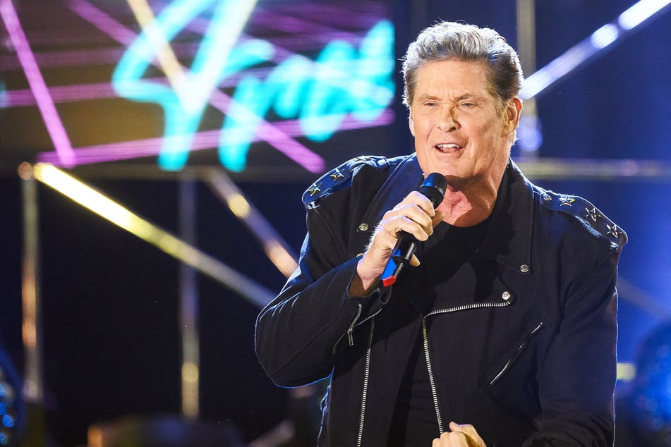 David Hasselhoff (69) hat an neuer Musik gearbeitet und dreht derzeit eine TV-Serie.