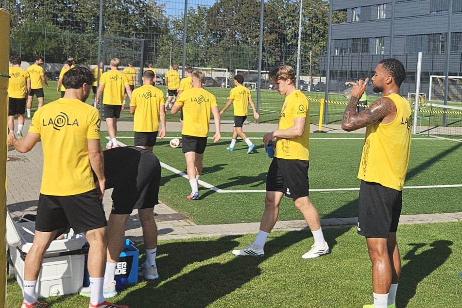 Sommer, Sonne, Sonnenschein beim Öffentlichen Training am Dienstagnachmittag im Sportpark Ostra.
