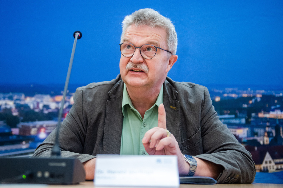 Gesundheitsamtsleiter Harald Uerlings (60) muss nach seinem Kuba-Urlaub zum Rapport ins Rathaus.