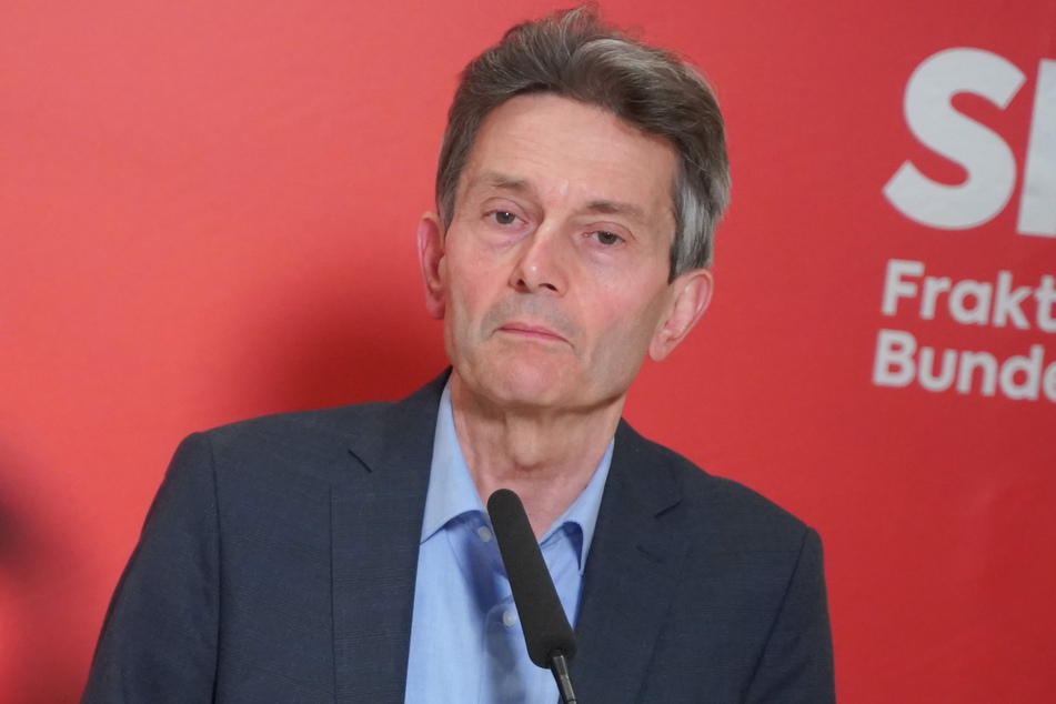 SPD-Fraktionschef Rolf Mützenich (62).