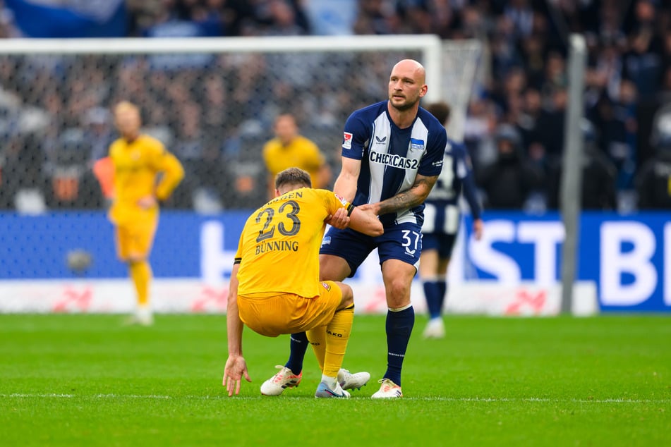 Toni Leistner (35, r.) zeigte gegen einen Ex-Klub eine überragende Leistung, blieb aber Sportsmann.