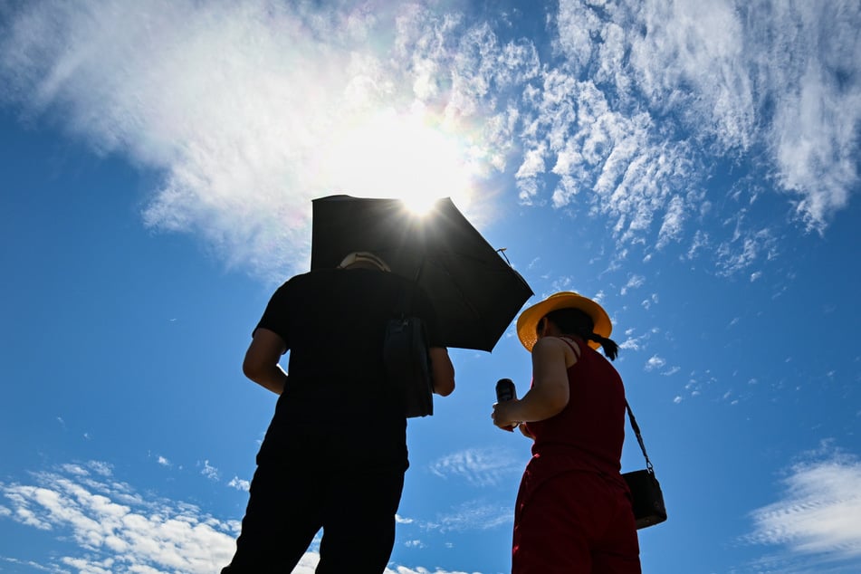 Die sommerlichen Temperaturen kühlen laut dem DWD in der kommenden Woche etwas ab und bringen auch einige Wolken mit sich. (Symbolfoto)