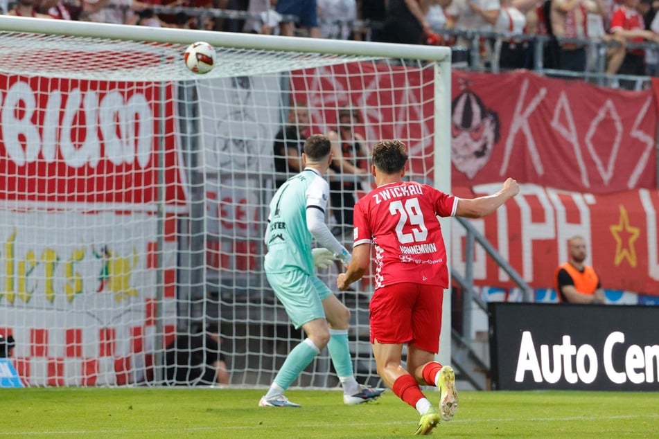 In den letzten Minuten sorgt Lennert Möbius (nicht im Bild) für den Ehrentreffer für den FSV.