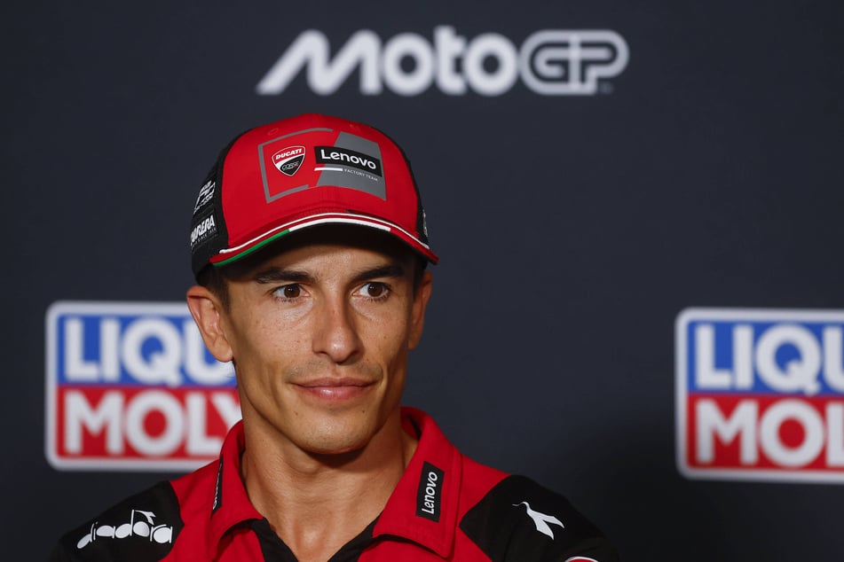 Marc Márquez (33) stürzte beim Trainingsauftakt. Er blieb unverletzt.