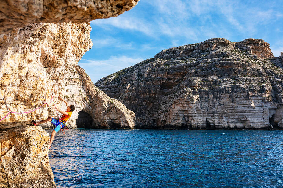 Malta hat zwar keine Berge, aber zum Klettern, Bouldern und Abseilen habt Ihr trotzdem viele Möglichkeiten.