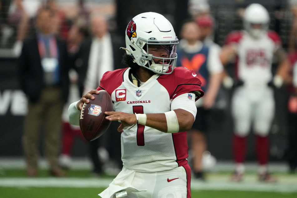 Arizona Cardinals quarterback Kyler Murray throws the ball against the Las Vegas Raiders on September 18, 2022.