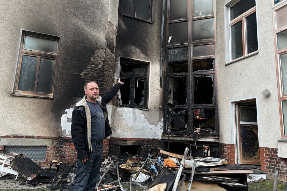 Marcel Kranz (37) hatte Glück. Seine Wohnung blieb bis auf die Fenster unbeschädigt.