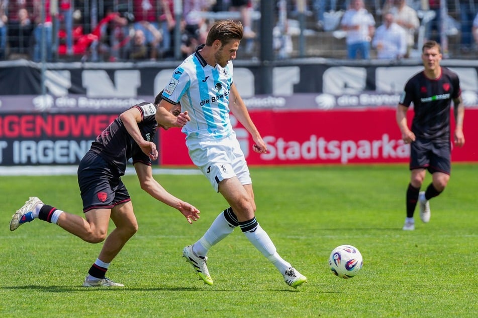 Siemen Voet (26, M.) bleibt trotz des Abstiegs von 1860 München in der 3. Liga.