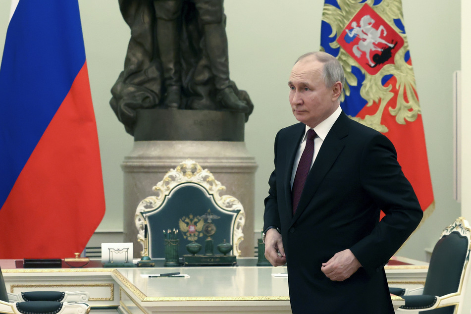 Wladimir Putin (70), Präsident von Russland, bei einem Treffen mit Chinas Präsident Xi (69) im Kreml.