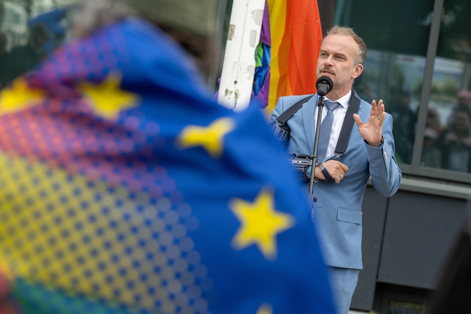 Als die Stadtvertretung im vergangenen Jahr das Hissen der Regenbogenfahne verbot, beschloss Neubrandenburgs Oberbürgermeister Silvio Witt (47) seinen vorzeitigen Rückzug.
