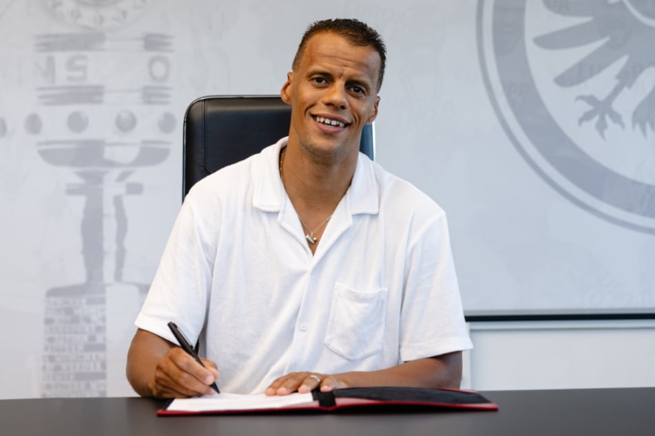 SGE-Urgestein Timothy Chandler (36) bleibt der Eintracht noch ein weiteres Jahr erhalten.
