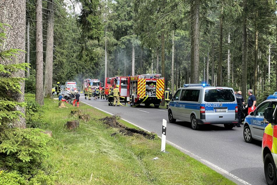 Bei dem tragischen Unfall kamen zwei Motorrad-Fahrer ums Leben.
