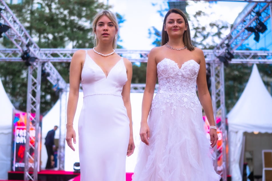 Liebe liegt in der Luft: Hochzeitsmodenschauen zeigen die schönsten Brautlooks.