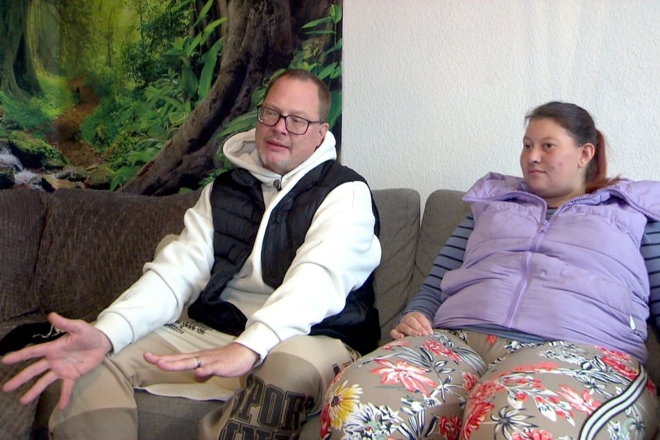 Christian (46) und Jenny (29) wollen endlich heiraten. Doch für eine Hochzeit fehlte ihnen bislang das Geld.