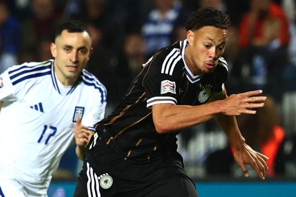 Derry Scherhant (23, r.) hat besonders bei seinem Auftritt gegen Griechenland im DFB-Trikot überzeugt.