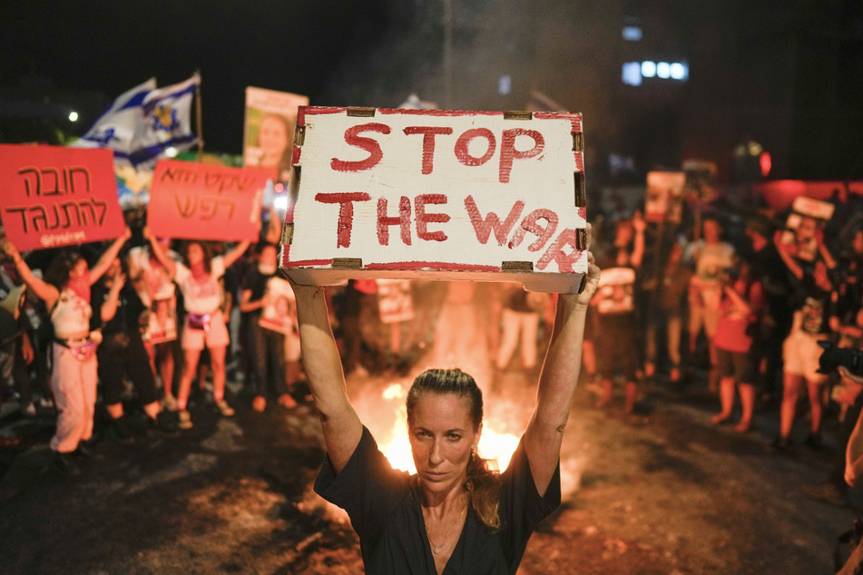 Demonstranten zeigen regelmäßig, was sie vom Krieg im Nahen Osten halten.