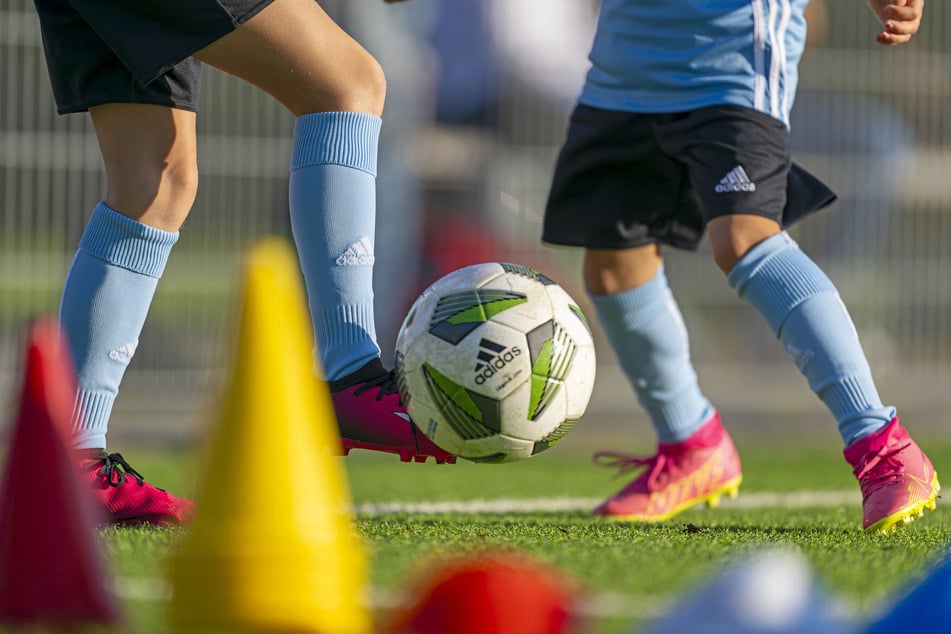 Geht es nach den Linken, müssen Trainer in Sportvereinen Führungszeugnisse vorlegen. (Symbolbild)