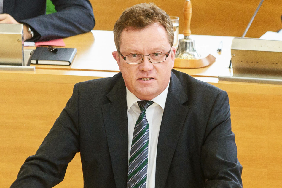 Staatssekretär Gerd Lippold (60, Grüne) widerspricht dem Ministerpräsidenten.