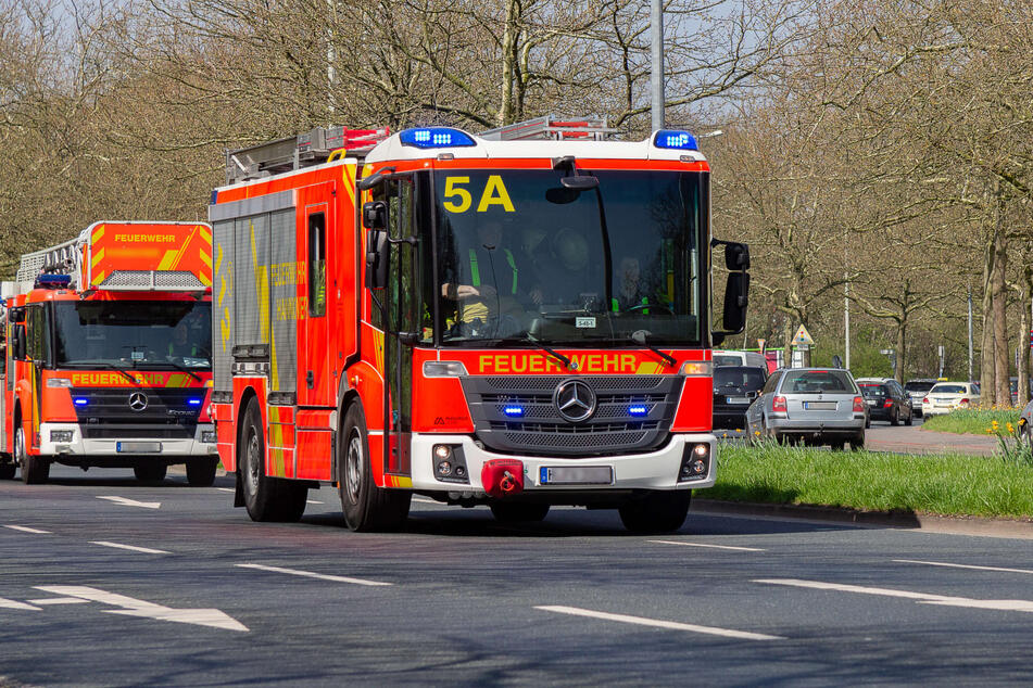 Die Feuerwehr war am Donnerstagmittag zu dem Wohnungsbrand in Mönchengladbach alarmiert worden. (Symbolbild)