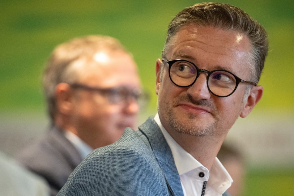 Thüringens Bildungsminister Christian Tischner (43, CDU) plant zusätzliche, vergütete Unterrichtsstunden für Lehramtsstudenten.