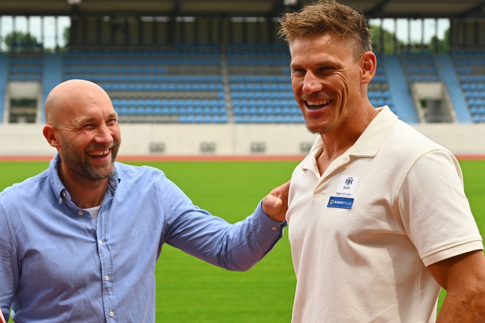 Olympiasieger unter sich: Kanute Ronald Rauhe (43, l.) und Ruderer Karl Schulze (37, r.) auf seiner Presse-Konferenz vor den Finals in Dresden.
