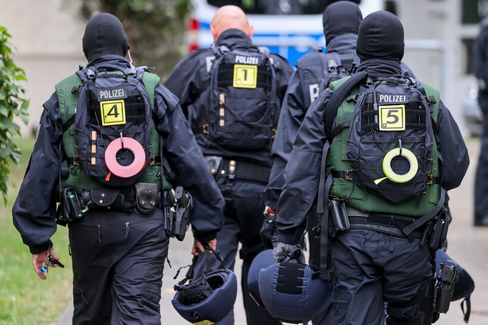 In Bayern wurden mehrere Wohnungen im Zusammenhang mit dem Verein Ansaar International durchsucht. (Symbolbild)