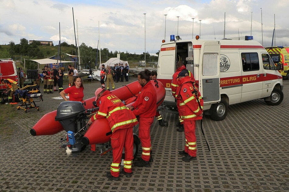 Rettungsaktionen im Leipziger Neuseenland: Verzweifelte Suche nach zwei Vermissten