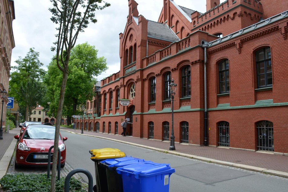 Täter verlangte Zigaretten: 19-Jähriger bei Raub verletzt