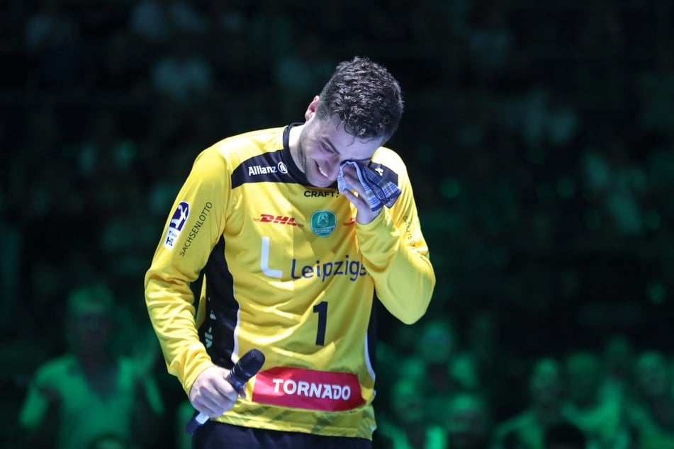 Domenico Ebner (32) spendierte den Fans zum Abschied 100 Liter Freibier.