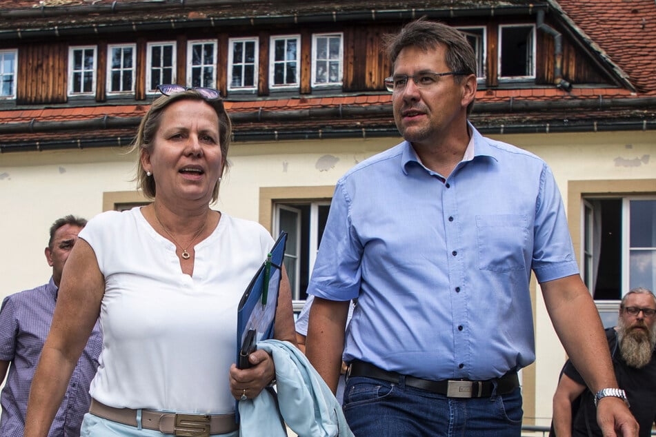 Hohnsteins Bürgermeister Daniel Brade (41) sprach diese Woche mit Tourismus-Ministerin Barbara Klepsch (57, CDU) über die Probleme der Region.
