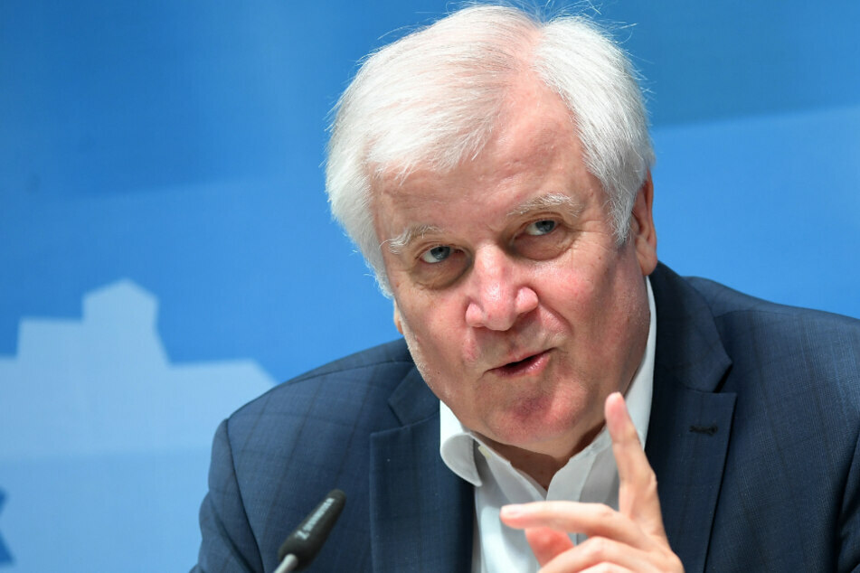 Bundesinnenminister Horst Seehofer (71) warnt vor zu schnellen Lockerungen. (Archiv)